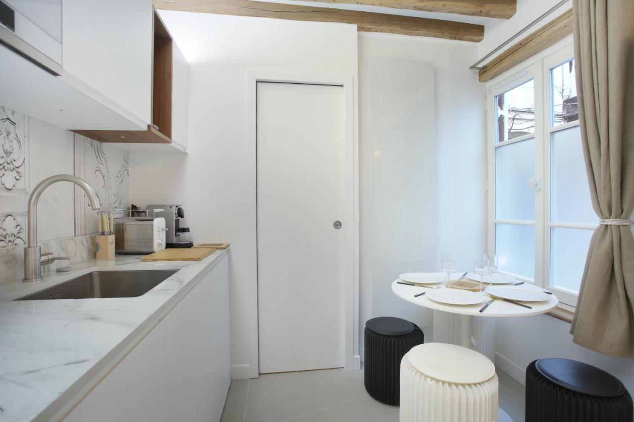 Apartment Le Marais By Studio Prestige Париж Екстериор снимка