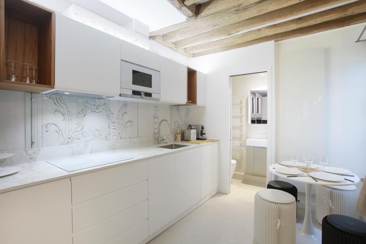 Apartment Le Marais By Studio Prestige Париж Екстериор снимка